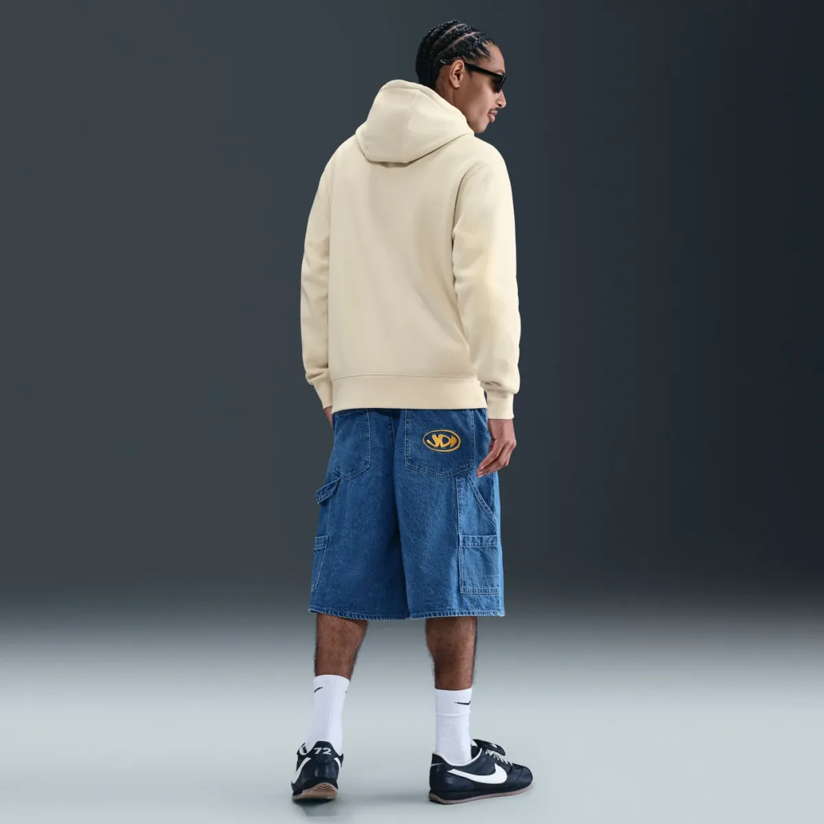 nike-fn3859-nike-club-m-pull-fleec-229-lt-khaki-lt-khaki-white-1 NIKE FN3859 Nike Club M Pull Fleec-229 LT KHAKI/LT KHAKI/WHITE